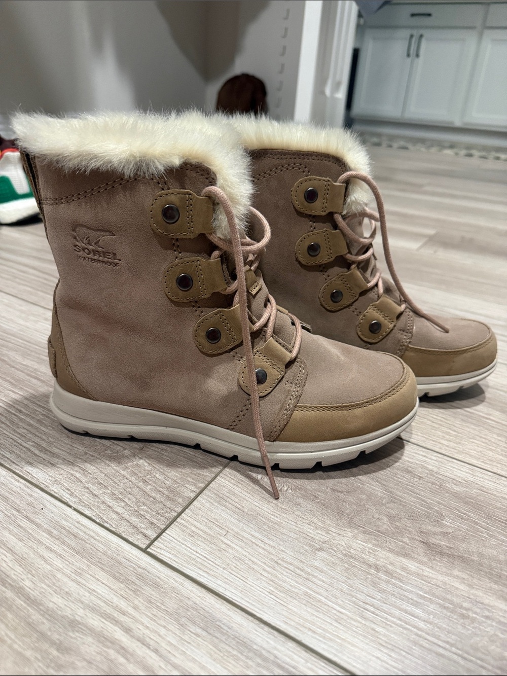 Sorel Women's waterproof Explorer Joan boot Sz 7.5